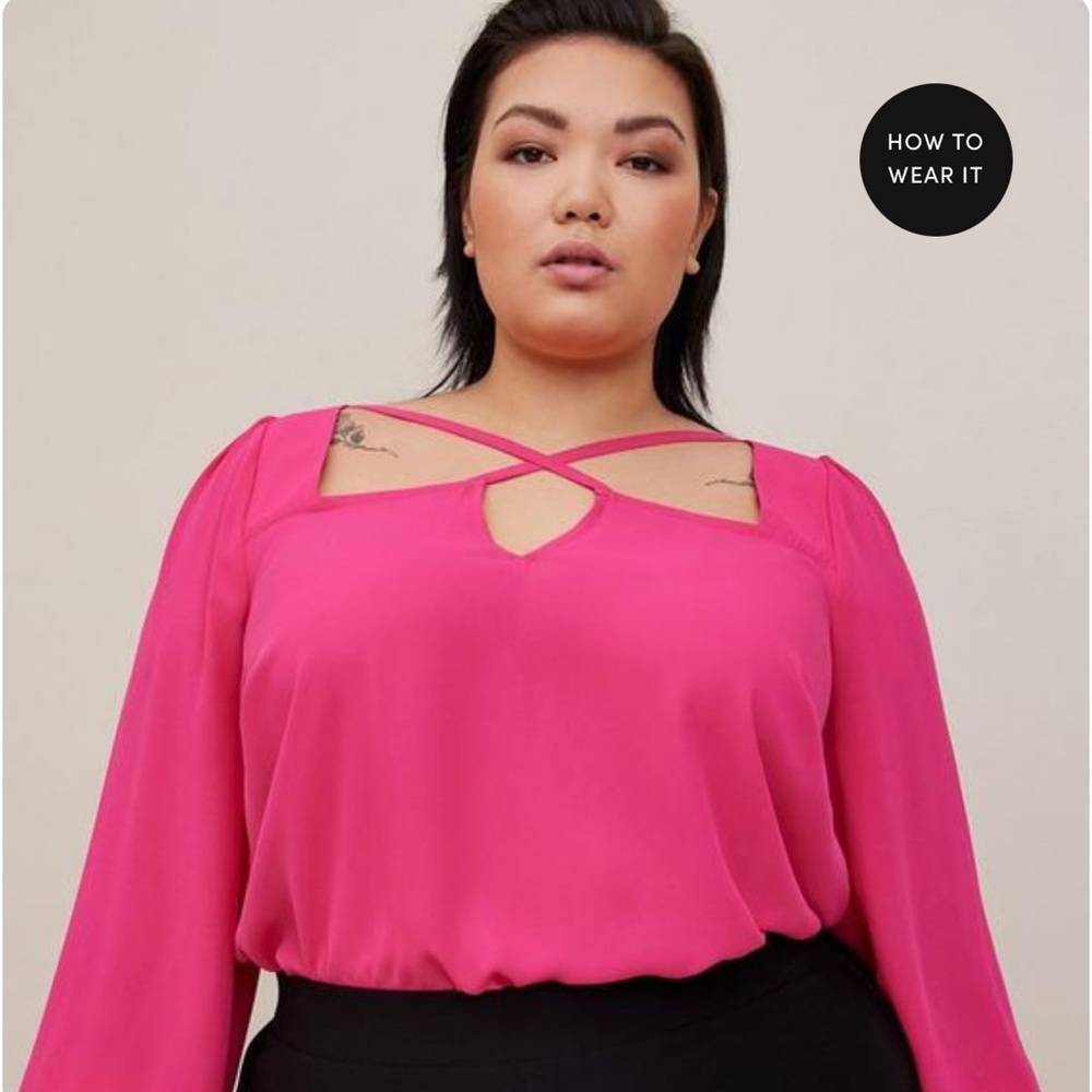 Torrid sexy cross cross top blouse size 5 NWT